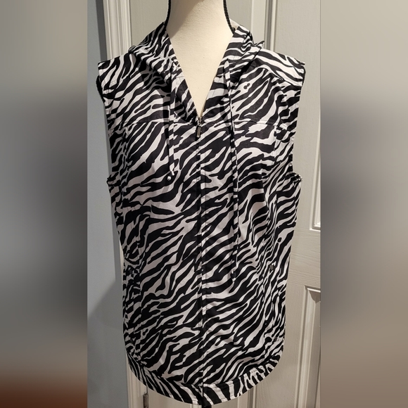 Peck and peck zip up vest - Picture 2 of 7